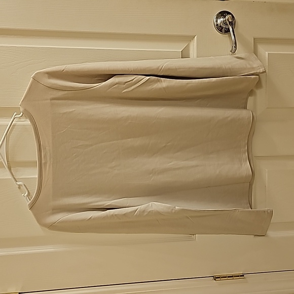 Women's Banana Republic Top 😍 - Picture 4 of 6